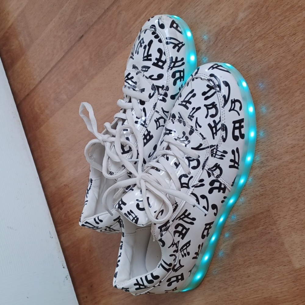 Stimulation shoes rechargeable lighted shoes with charger Led